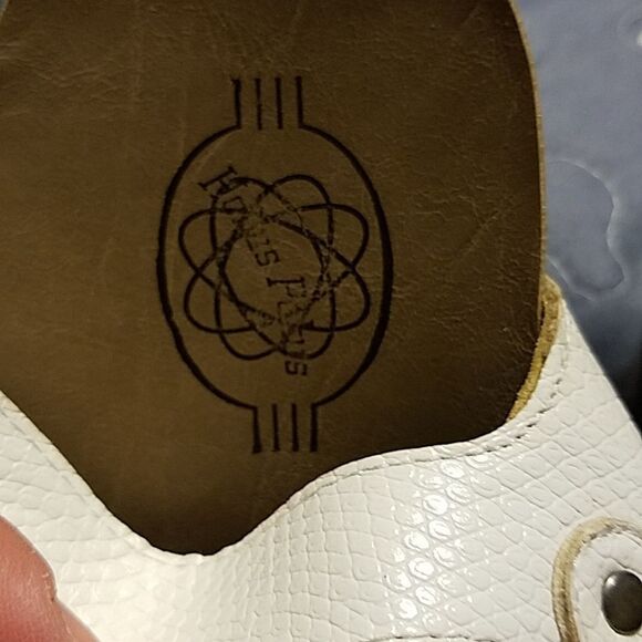 Hocus Pocus white wedge sandals size 10 - Picture 7 of 7